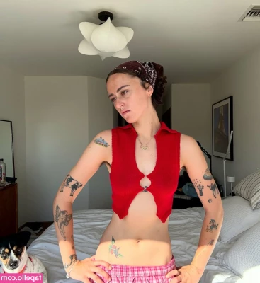 ellaemhoff - bad girl looking for a bad boy