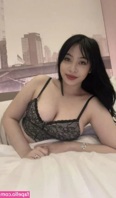 Cloudandpink - TGIF ➡️ swipe for nipple ➡️