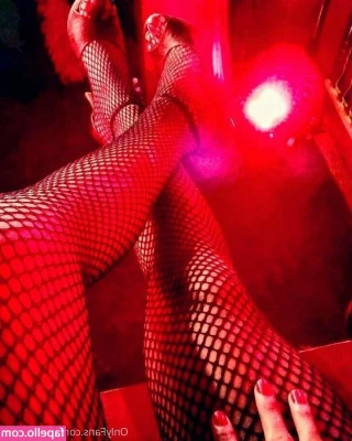diosaateneaate - baby  would you like to put your face or your dick