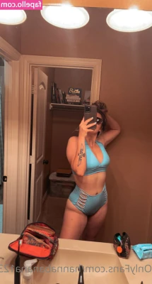 Hannabanana123 - Would you let me be your Xmas gift?♥️ Dm me and take advantage of