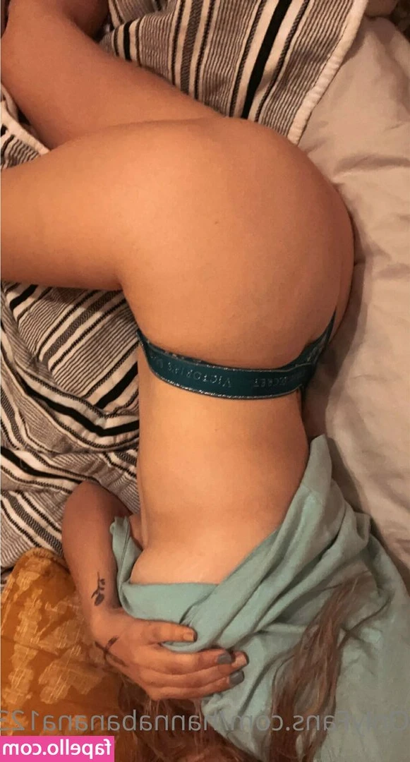Hannabanana123 - I get so fucking wet. To bad the purple light thing didn’t work out
