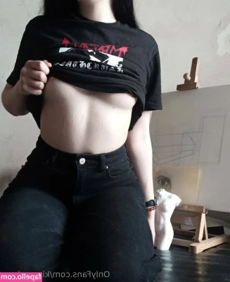 kiragothgirl - what would you do for a piece of kandii? (^_~) 🍬