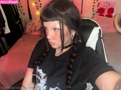 kiragothgirl - It's not true that I had nothing on. I had the radio on 😏