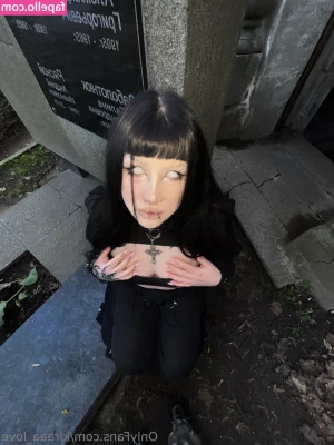 kiragothgirl - Boooty and soles !