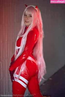 lady_clarissa3 [ lady-clarissa3 ] - Let s fuck on the kitchen floor