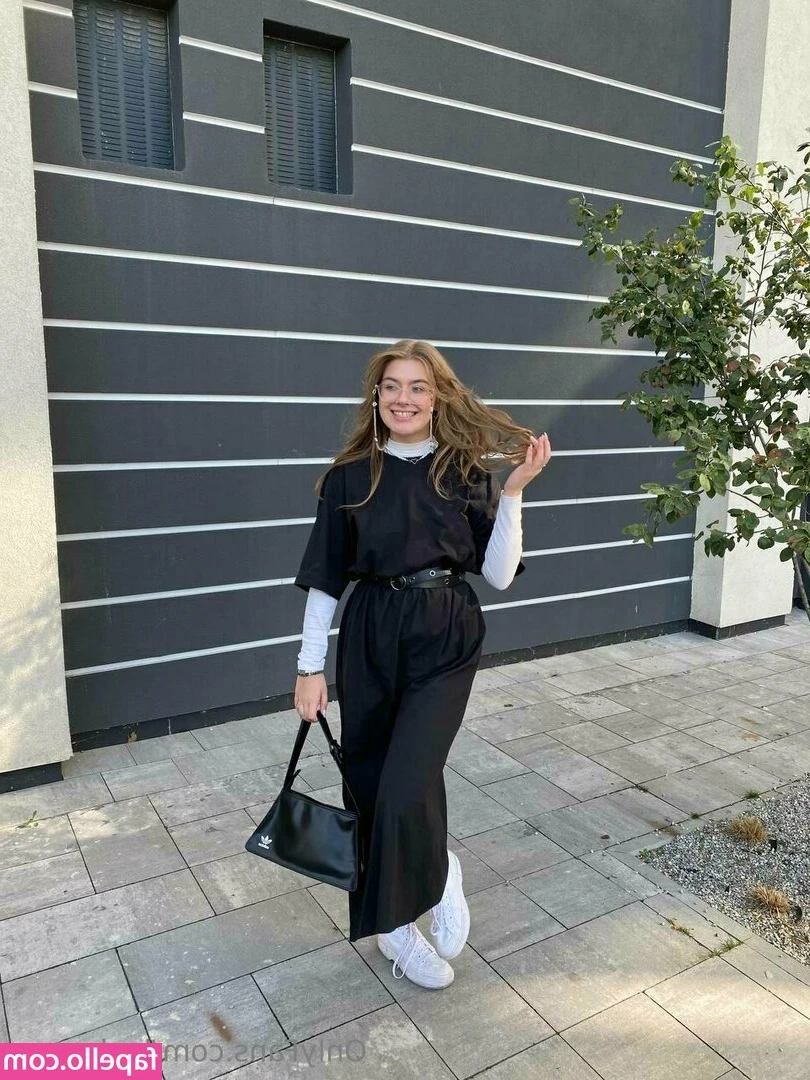kate_sinss [ kate-sinss ] - omg can’t get over how cute i look in this last Sam custom i did