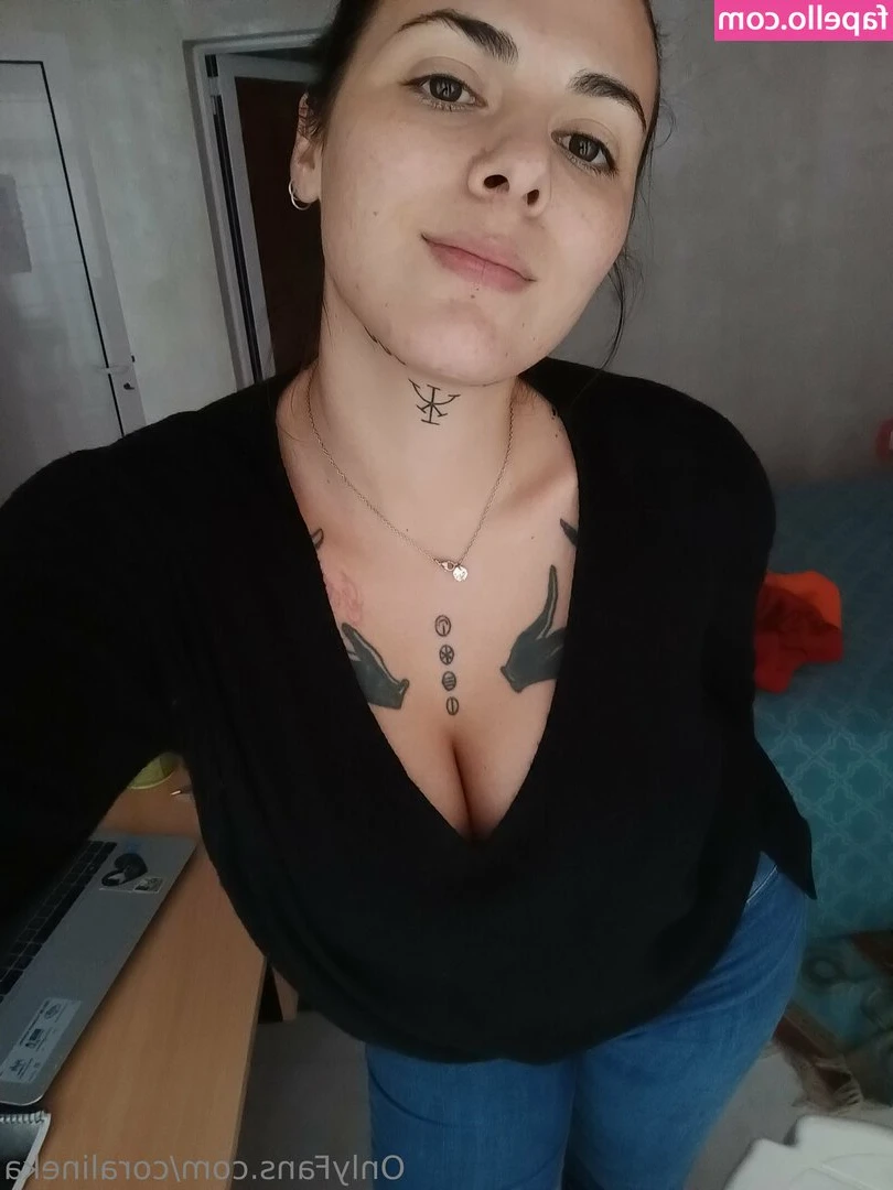 coralineka - I'm hungry for your cock...& your asshole!!!
