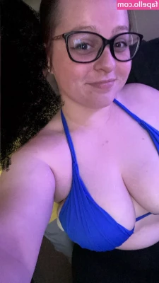 Emmybear1005 - Do you love little booty? 😋