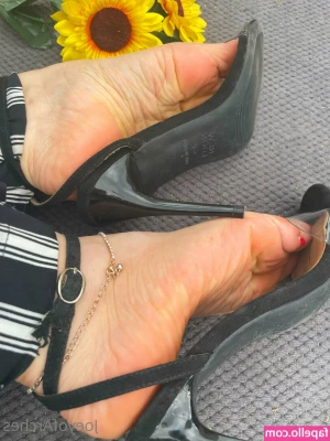 JoeyofArches - April just started. Submit and 🫰🫰