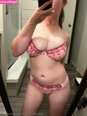 chloebreevip - I reserved my smile just for you 😘😙😋