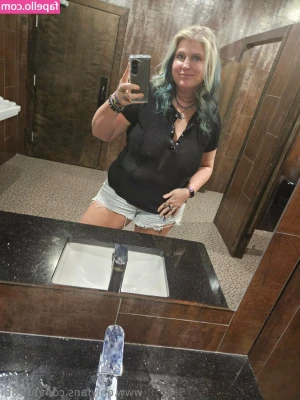 bee88i - Only thing missing is a massive cock in my ass