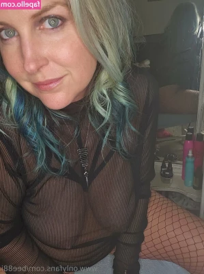 bee88i - How can I work your pole right now 😈