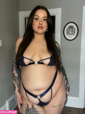 rosiemariefeedee [ rosiemariefeedee-1 ] - Valentines day is right around the corner. Are you doing anything