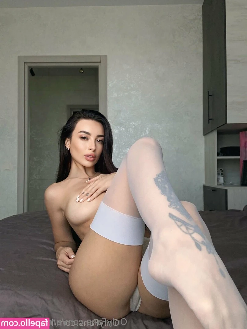 aminacutfree - Send all of your money. Then continue to worship me 💁🏼‍♀️