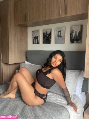 gracesexy - Should I pull it to the side for you? 😉