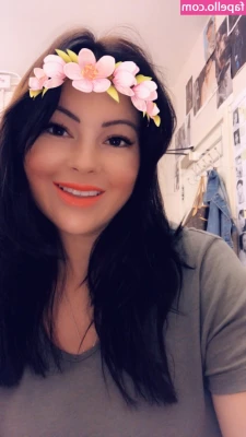 aldana30 - A little office work today. I will DM the entire video. ❤️