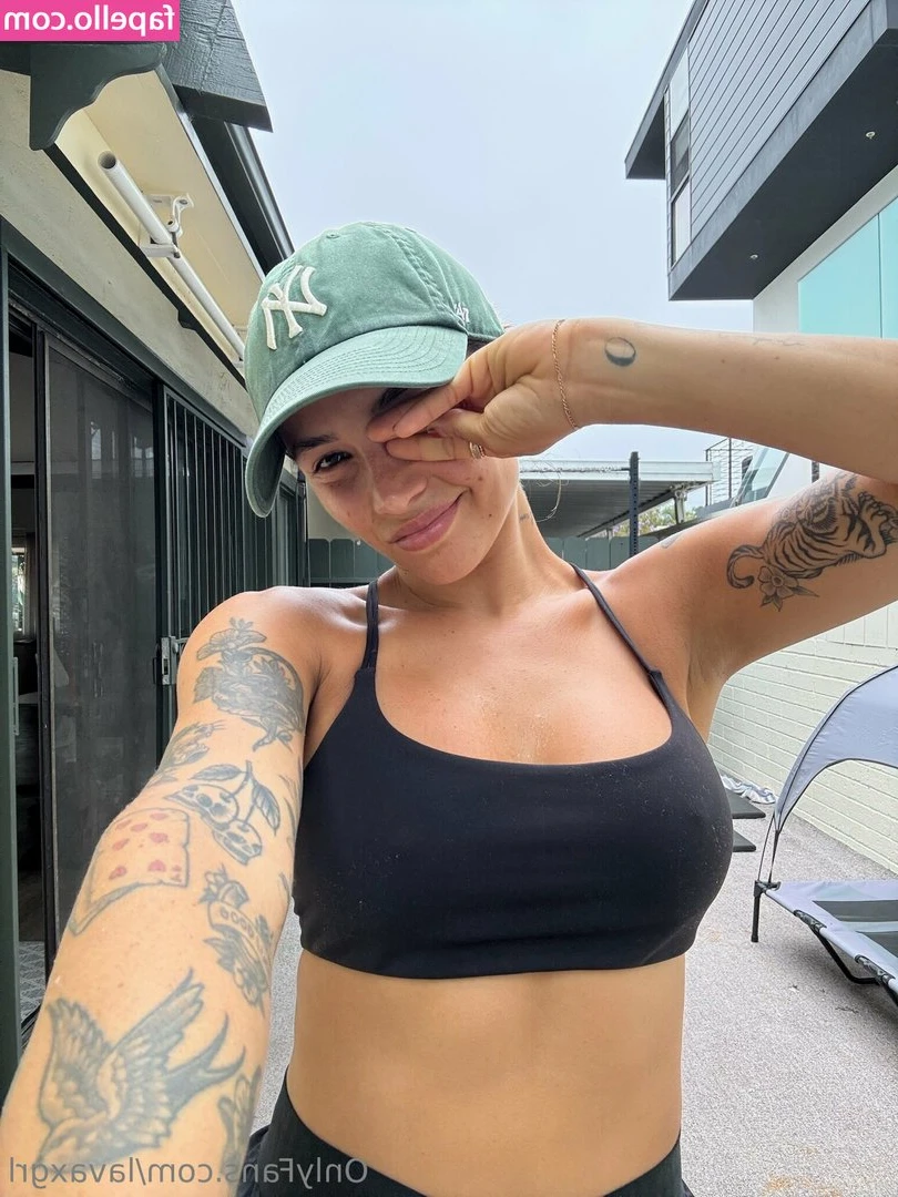 lavaxgrl [ lavaxgrl-4 ] - Will you be a good boy for me and stroke how I say? Let's be honest