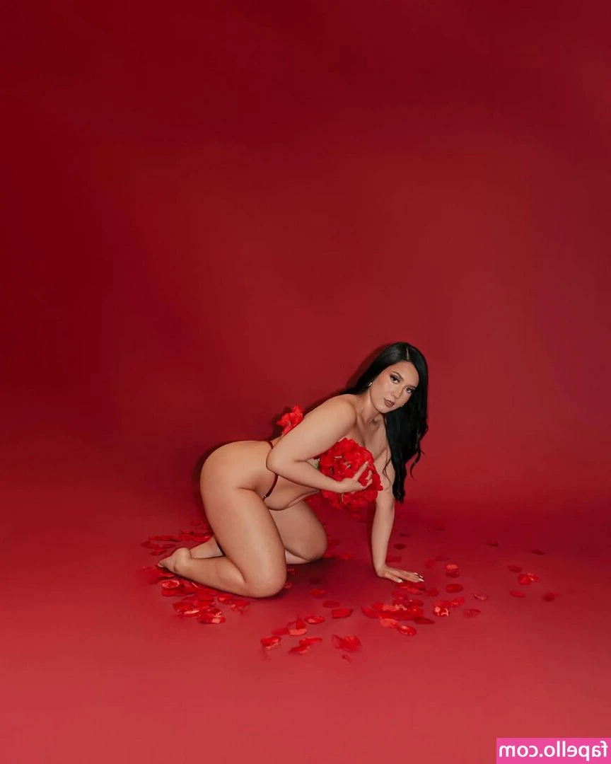 szf_xo [ szf-xo ] - Who wants to see more of this dress?