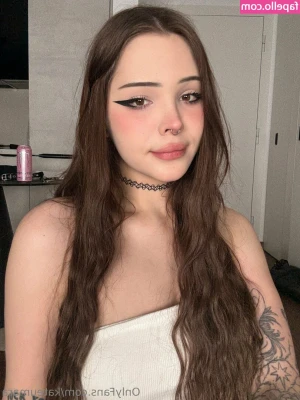 Kateumara - I feel like tearing my clothes off. Wanna help me? SEND ME A DM