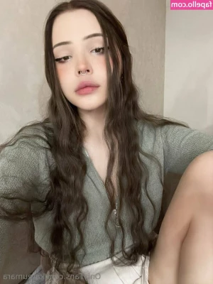 Kateumara - Armpit fetish .. smell em lick em
