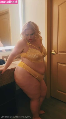 allykatonly - Hold these for me?