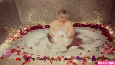 allykatonly - 2016, Dance of the City, 3:44.  A cute dance/tease/strip... Thing.