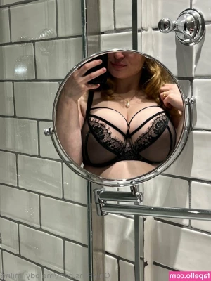 melody_milne [ melody-milne ] - Ass or pussy