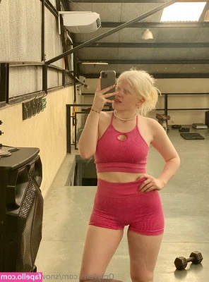 bellawinterx - im not saying @jeanwanwan steps on me in this ppv but... she