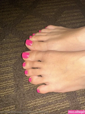 myposedtoesvip - GUCK GUCK