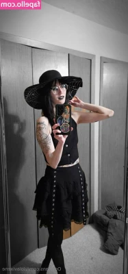 violavixene - Do you like it when i shake it for you Daddy 🍑