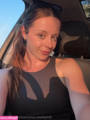 nadiafoxx69free - What should I be for Halloween?!