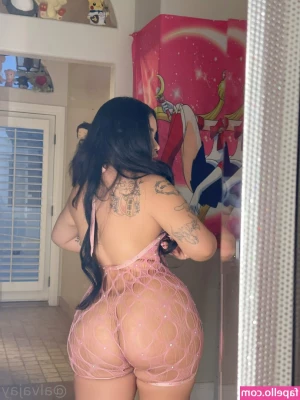 alvajay [ alvajay-2 ] - My boyfriend had no idea I was teasing my foot slaves in the kitchen.