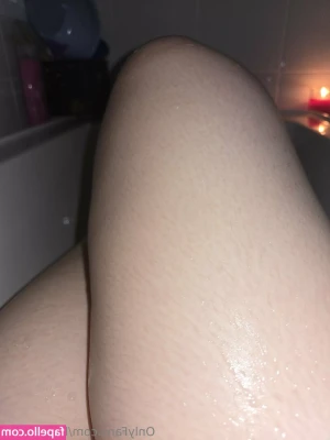 girl_in_red_aussie [ girl-in-red-aussie ] - just a reminder i can see who views my post heheh n the ppl that