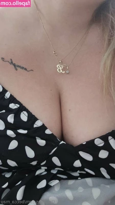 girl_in_red_aussie [ girl-in-red-aussie ] - stunting
