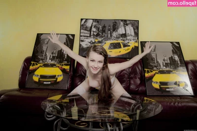Emily Bloom [ emily-bloom-2 ] - prrr  pronto más fotis