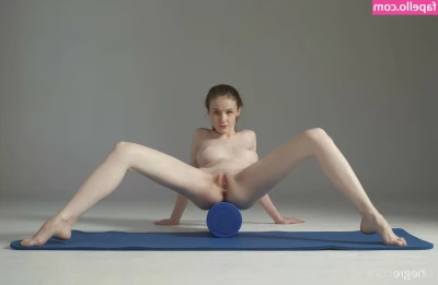 Emily Bloom [ emily-bloom-2 ] - Dice rolls have been interesting for me, time to level the playing