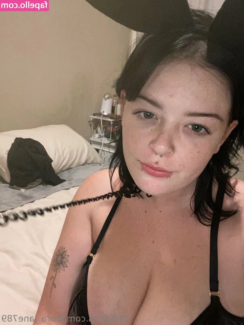 laura_jane789 [ laura-jane789 ] - getting my new shirt made me really wanna get drooly 🤤  so i