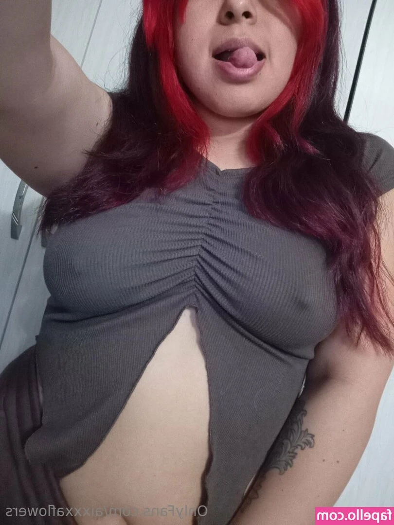 aixxxaflowers - Who’s down to role play?