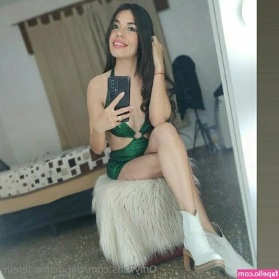 madeleinsantillan - More pics in this nice tub   with  theelliotfinn