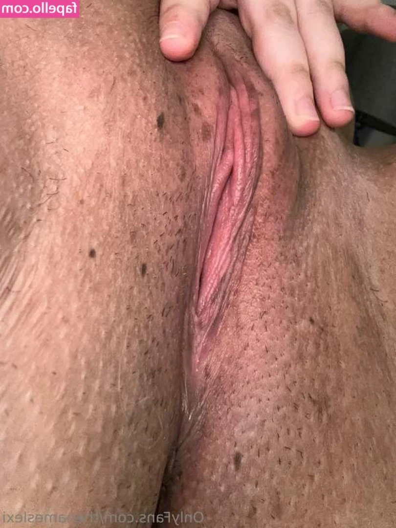 hithenameslexi - Just sent you a lil something of me  amp   yourfavoritetoy