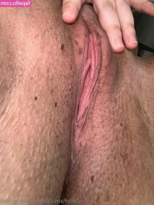 hithenameslexi - Just sent you a lil something of me  amp   yourfavoritetoy