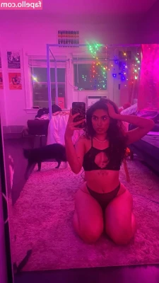 urgrllcrush - a typical selfie to make your day better 💦