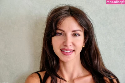 Elena Ferran [ elena-ferran ] - Some icy weather hehe