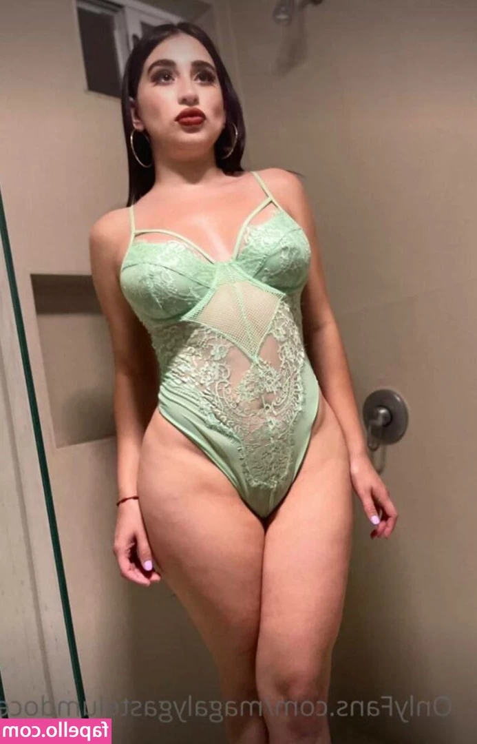 Magalymedinamx - How did I forget to post these! 😬 Did love that colour! 🍏