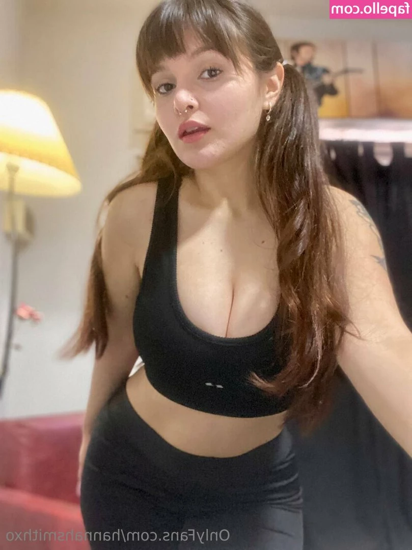 hannahsmithxo - Who wants some dirty undies