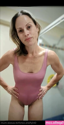 hot.aussie.mum [ hot-aussie-mum ] - Who ordered a sexy Santa