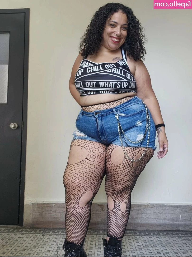 thicc_n_spicee [ thicc-n-spicee ] - 🎈My modesty does not interfere with my vulgarity 💝🫦