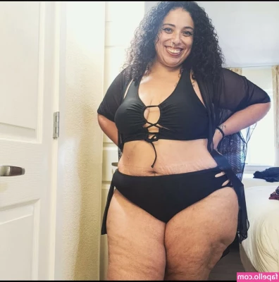 thicc_n_spicee [ thicc-n-spicee ] - 😉 check your DMs to see me show myself in public
