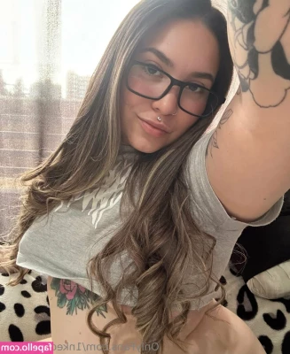 1nked_goddess [ 1nked-goddess ] - Come check out my friend Kelly  She s a thick  alt  MILF with a fat