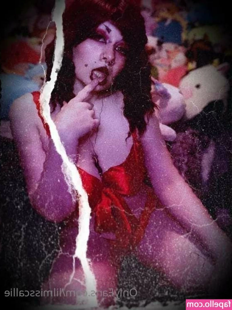 lilmisscallie - HAPPY HALLOWEEN MY SEXY LOVES   Thank you so much for your support
